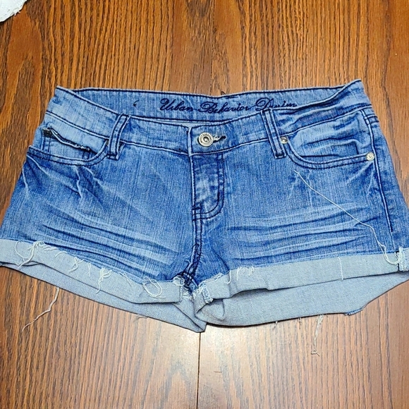 JEAN SHORTS - Picture 1 of 7